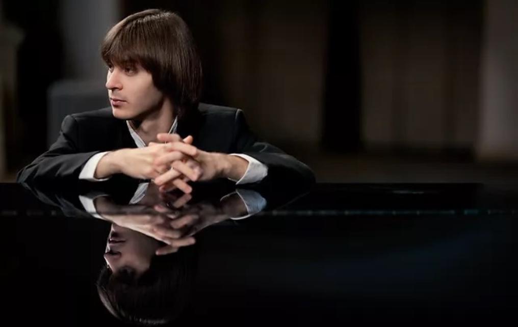 David Ardukhanyan, violin Dmitry Prokofiev, cello Philipp Kopachevsky, piano