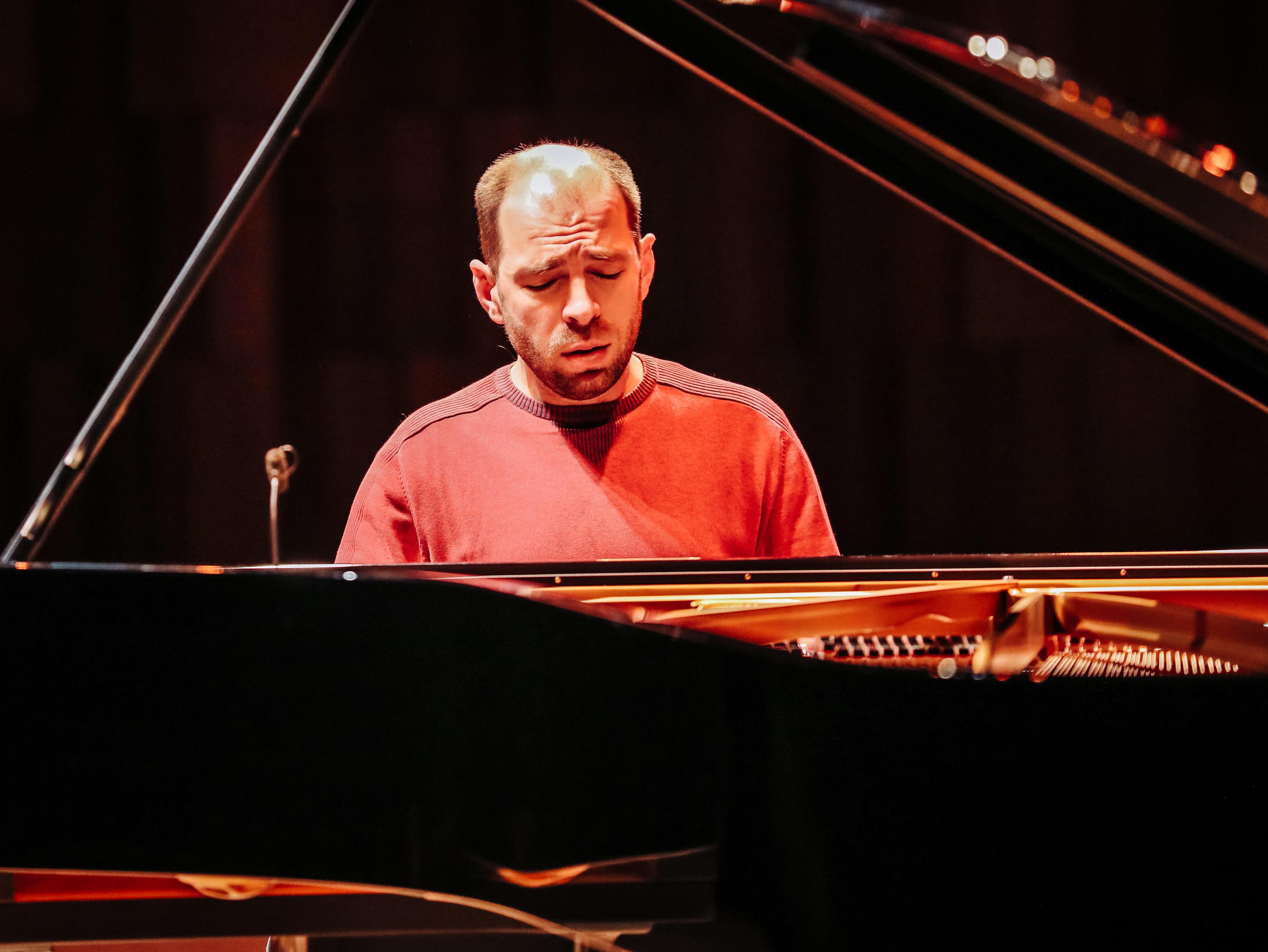 Андрей Коробейников, фортепиано