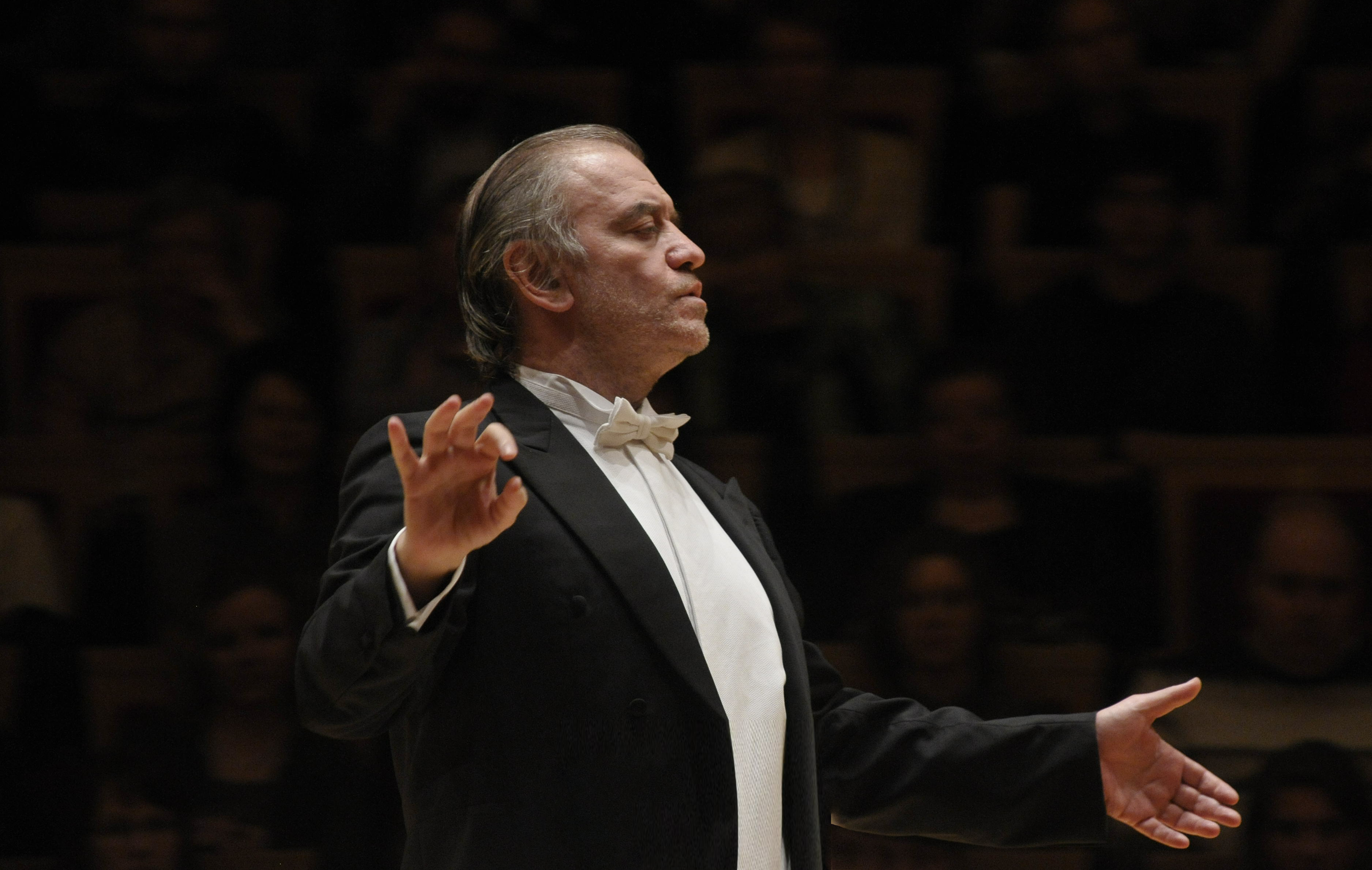 Mariinsky Symphony orchestra Conductor – Valery Gergiev