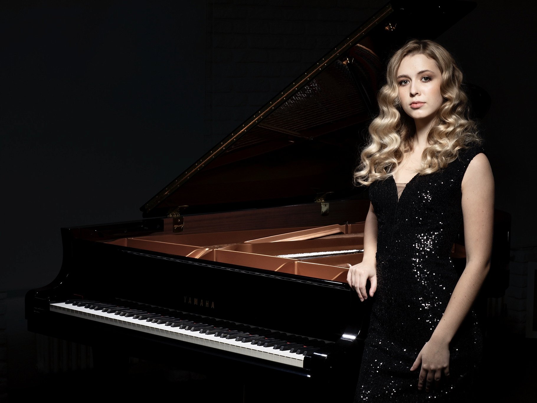 Анастасия Махамендрикова, фортепиано.  Матвей Блюмин, скрипка